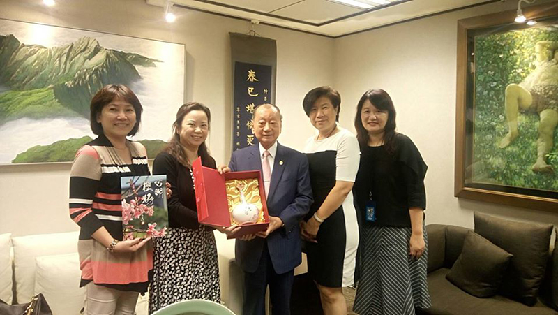 香港貿發局台灣辦事處潘慧心總經理一行三人來訪