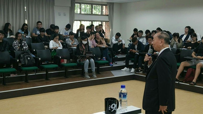 張理事長應長榮大學邀請擔任講座之主講人
